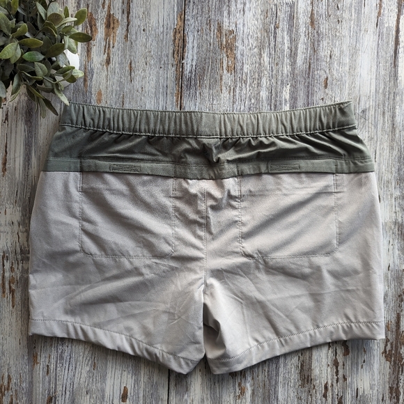 Eddie Bauer ClimaTrail Shorts Tan Women's 16 - Picture 4 of 6
